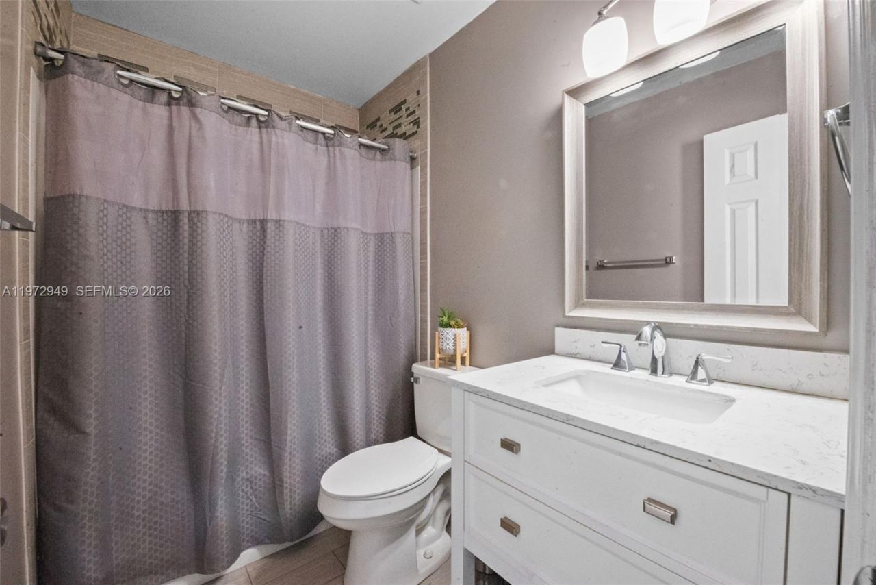 1026 SW 180th Ter, Pembroke Pines, FL 33029 Photo