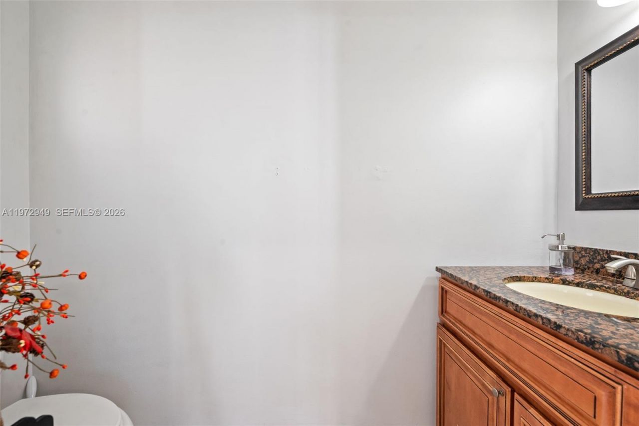 1026 SW 180th Ter, Pembroke Pines, FL 33029 Photo