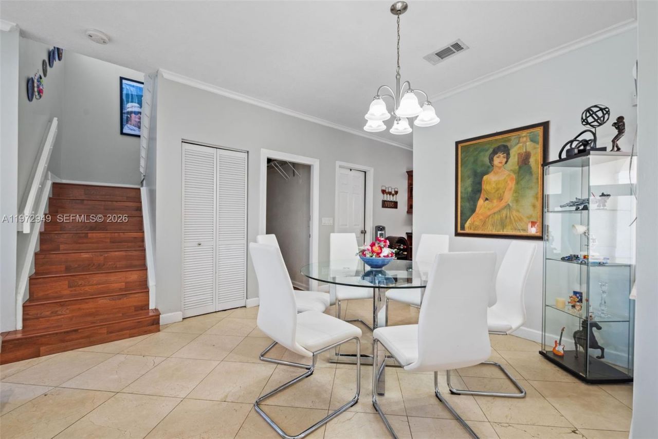 1026 SW 180th Ter, Pembroke Pines, FL 33029 Photo