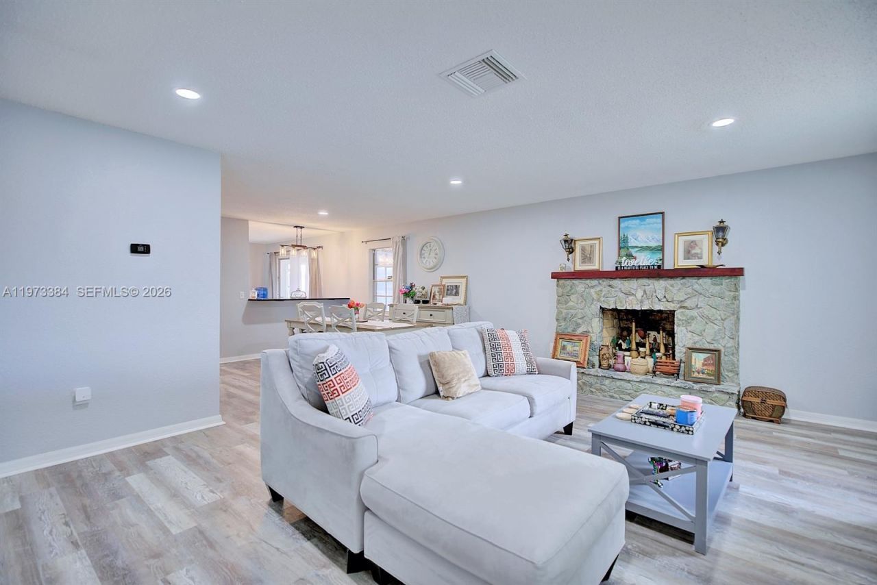 1718 Theon Street , Sebring, FL 33870 Photo