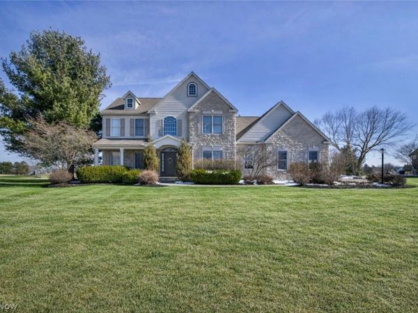 6245 Highland Green Drive, Medina, OH 44256