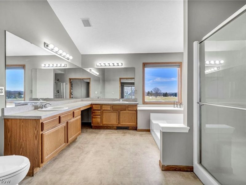 6245 Highland Green Drive, Medina, OH 44256 Photo 32