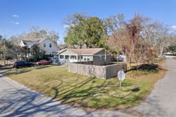 1431 Heather Drive photo 4