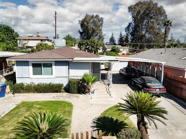 2221 Robinson Street, Bakersfield, CA 93305