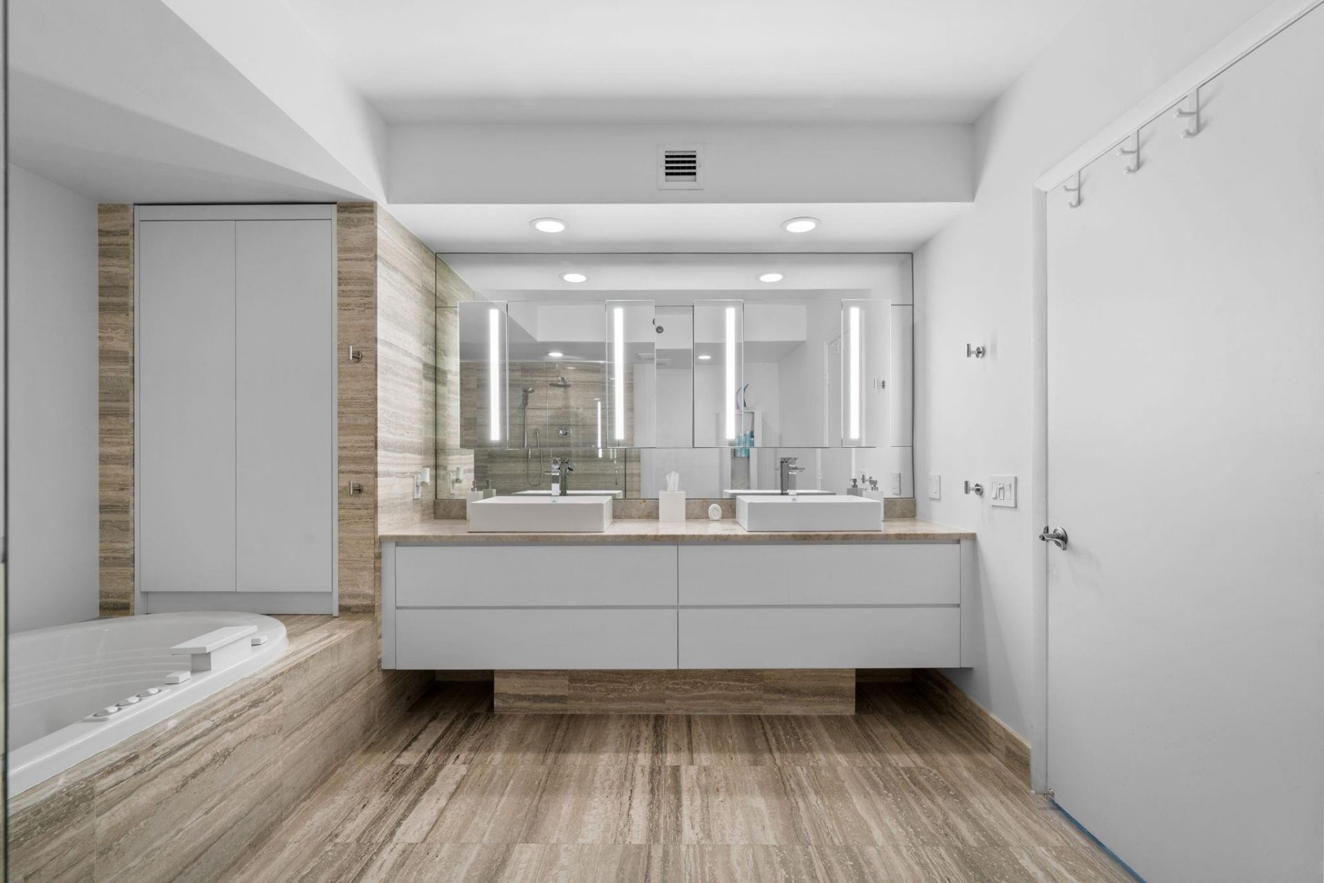 101 S Fort Lauderdale Beach Boulevard, Unit 705, Fort Lauderdale, FL 33316 Photo