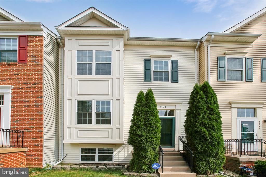 4124 La Mauricie Loop, Dumfries, VA 22025 Main Photo