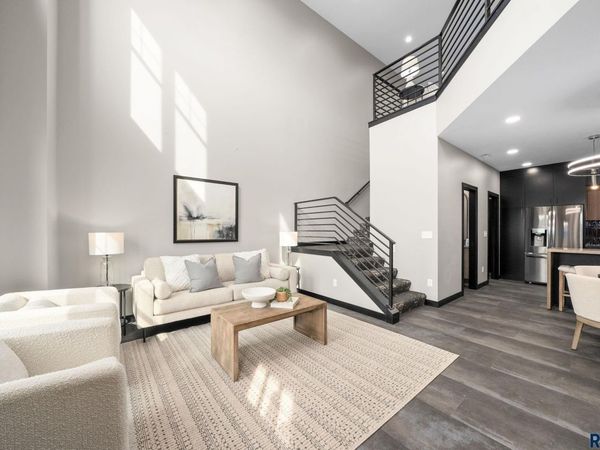 8617 W Shoreline Pl, Sioux Falls, SD 57107