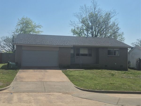 527 N Moccasin Place , Sapulpa, OK 74066