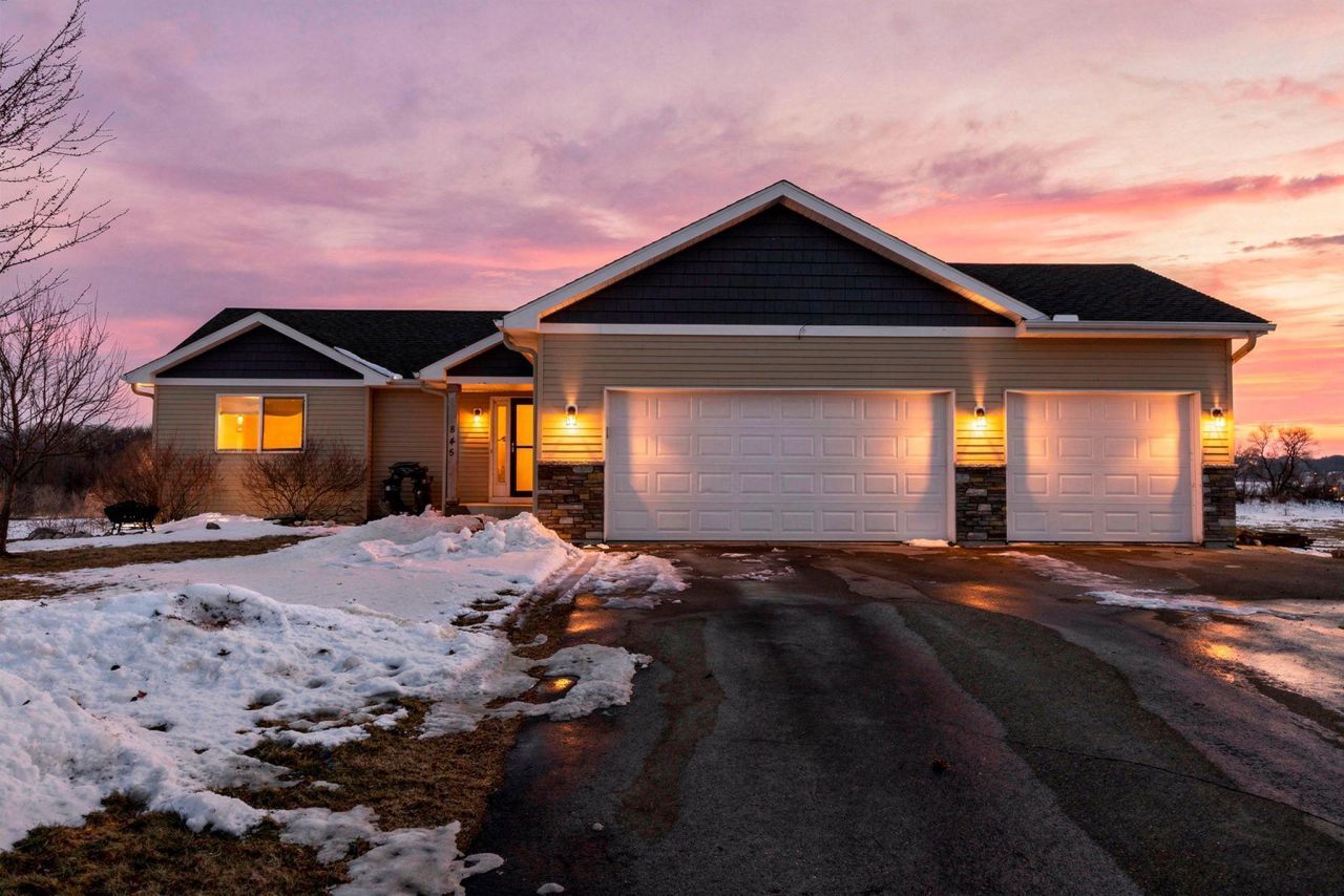 845 Lakewood Trail, Young America, MN 55397 Main Photo