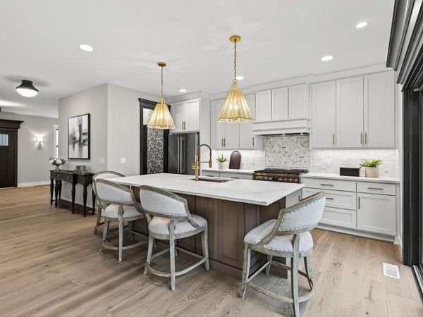 5319 Glenwood Avenue , Golden Valley, MN 55422