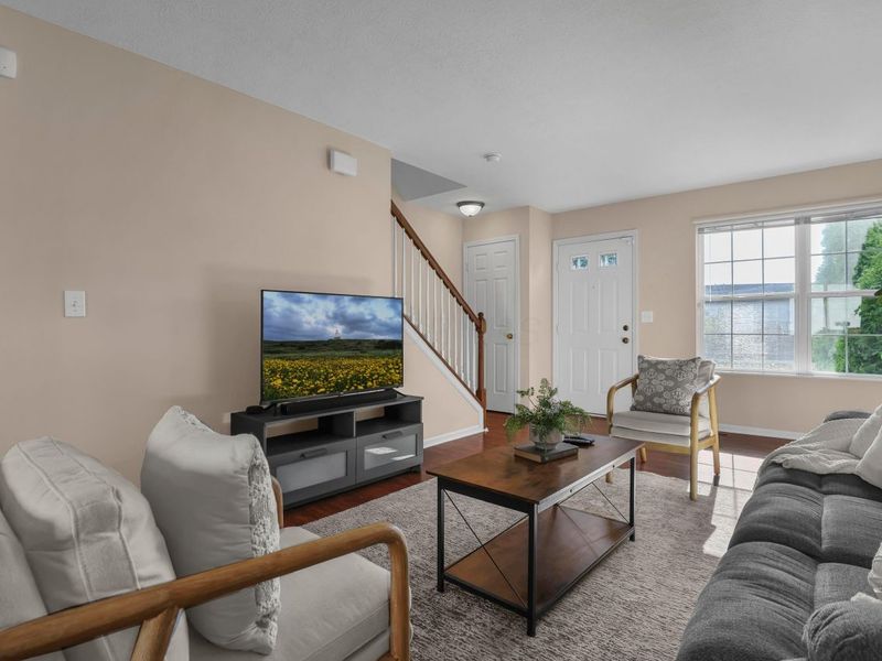 1010 Hartford Village Boulevard , Columbus, OH 43228 Photo 10