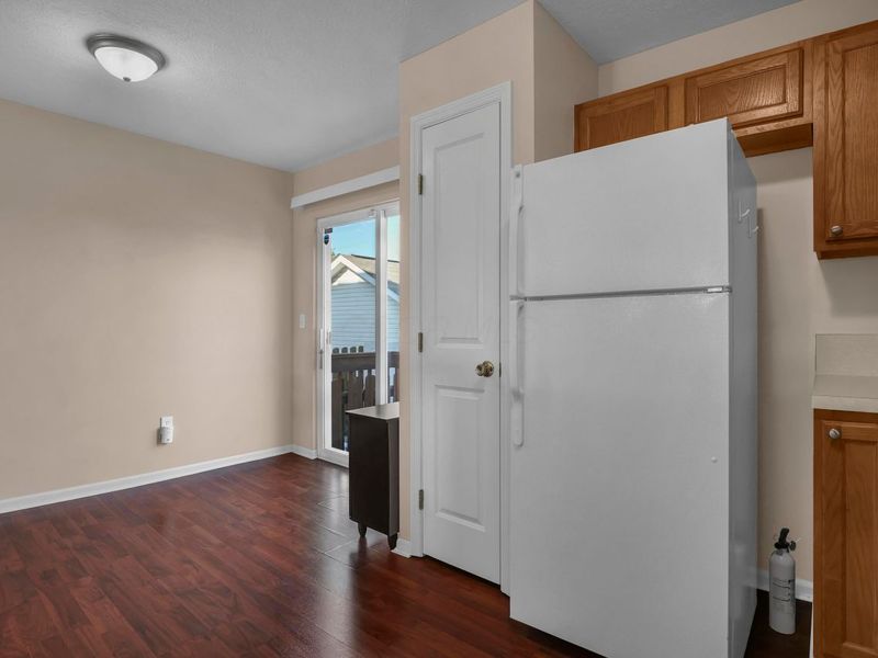 1010 Hartford Village Boulevard , Columbus, OH 43228 Photo 16