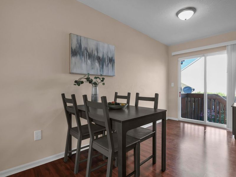 1010 Hartford Village Boulevard , Columbus, OH 43228 Photo 17