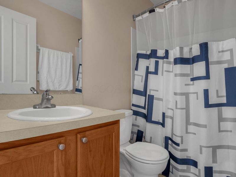 1010 Hartford Village Boulevard , Columbus, OH 43228 Photo 26