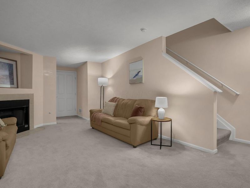 1010 Hartford Village Boulevard , Columbus, OH 43228 Photo 27