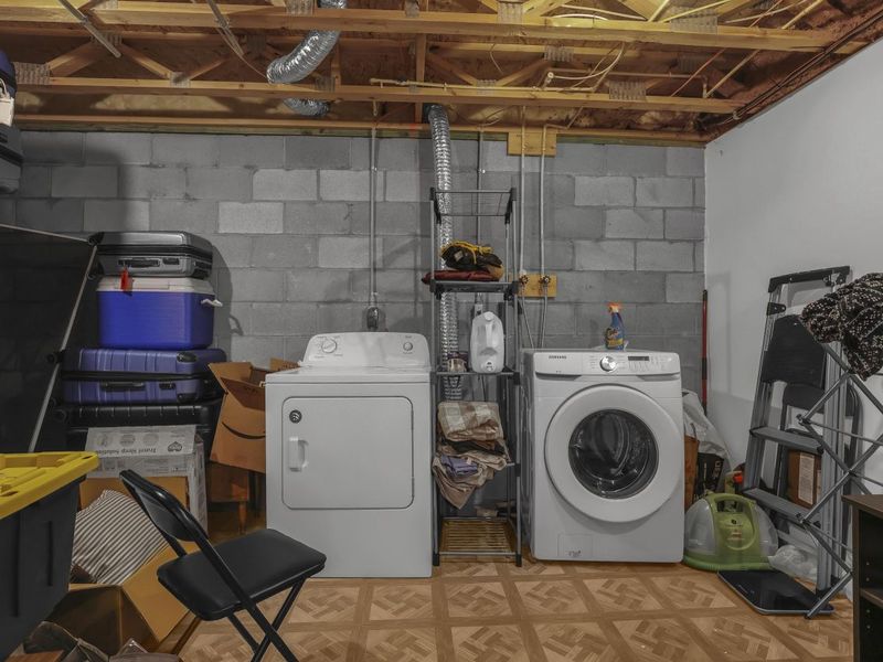 1010 Hartford Village Boulevard , Columbus, OH 43228 Photo 30