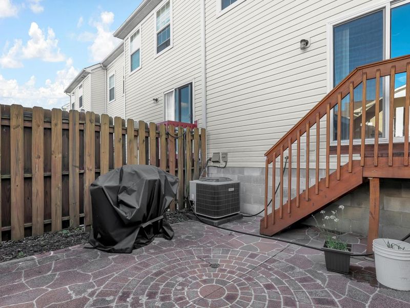 1010 Hartford Village Boulevard , Columbus, OH 43228 Photo 33