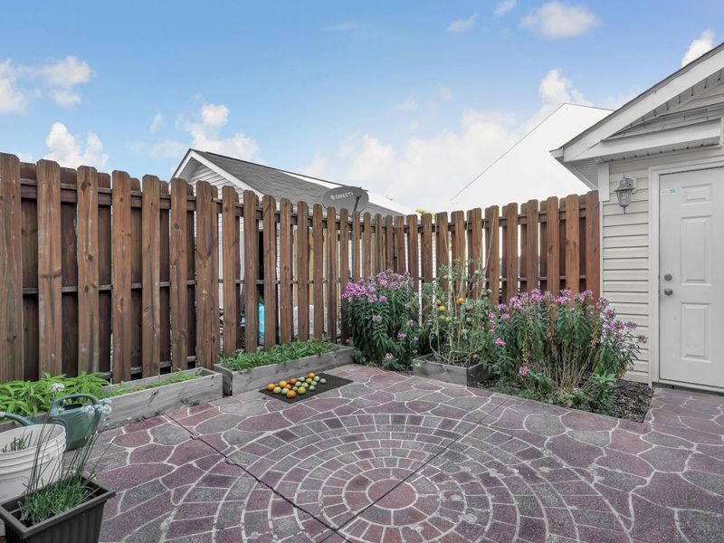 1010 Hartford Village Boulevard , Columbus, OH 43228 Photo 34