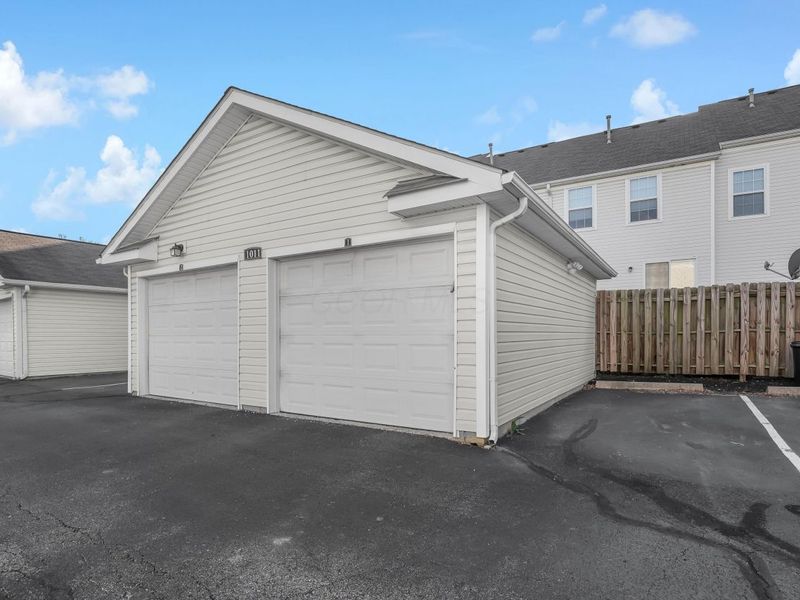 1010 Hartford Village Boulevard , Columbus, OH 43228 Photo 35