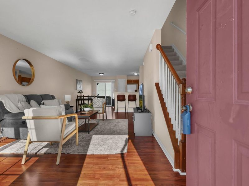 1010 Hartford Village Boulevard , Columbus, OH 43228 Photo 7