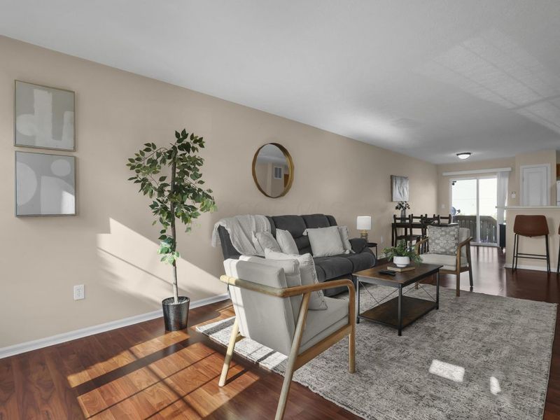 1010 Hartford Village Boulevard , Columbus, OH 43228 Photo 9