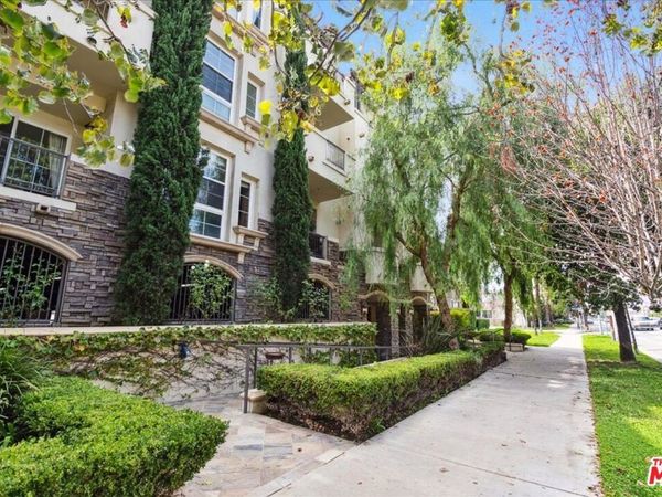 14242 Burbank Boulevard, Unit 103, Sherman Oaks, CA 91401
