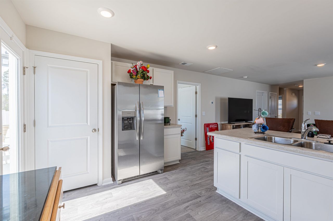 258 Jeff Waters Circle Photo 4