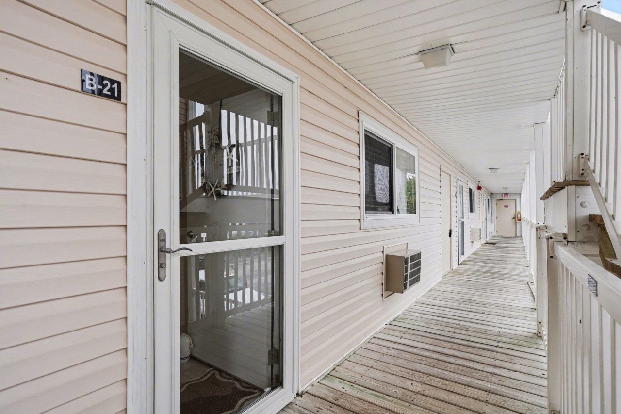 1919 Spring St.  Photo 4