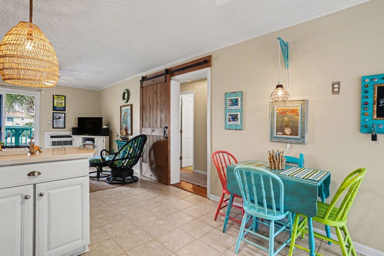 1919 Spring St.  Photo 6