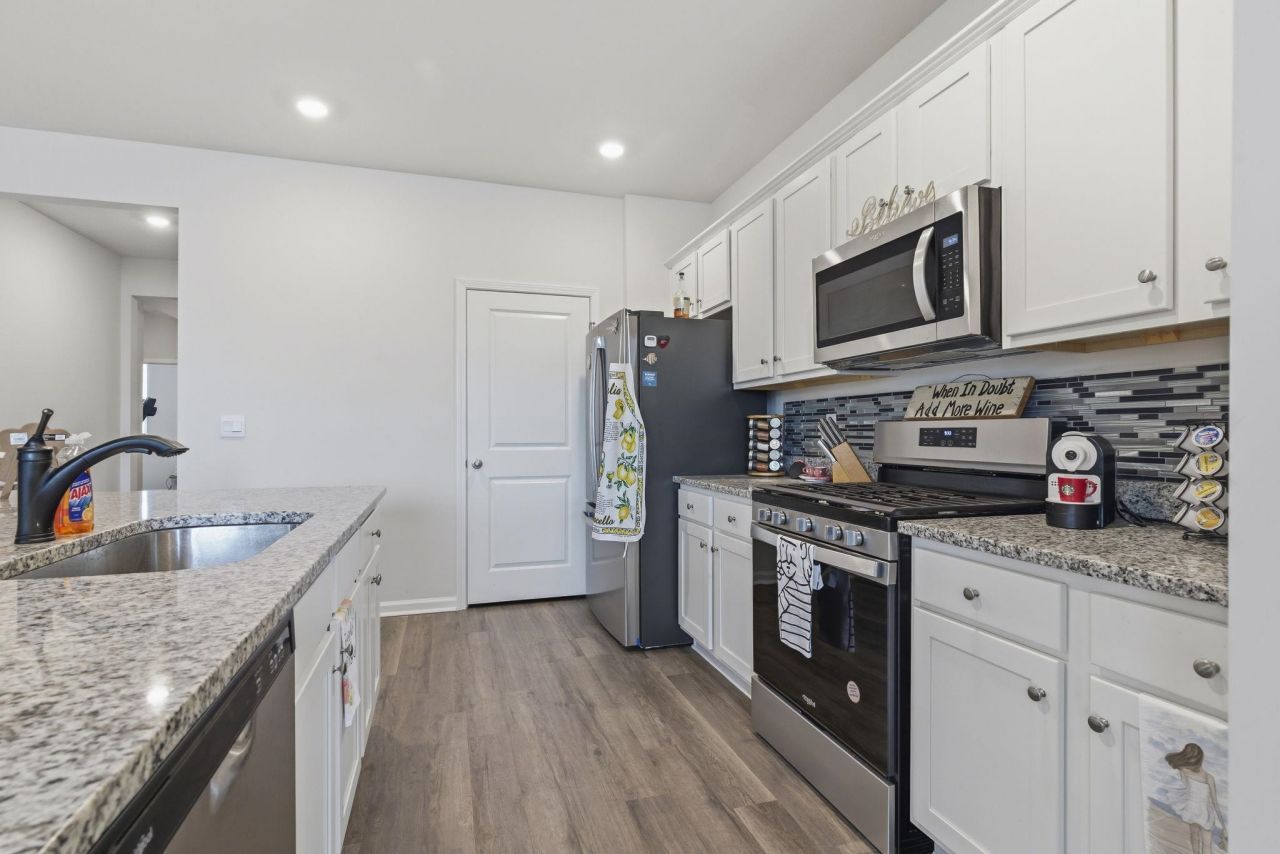 5032 Appleridge Dr.  Photo 16