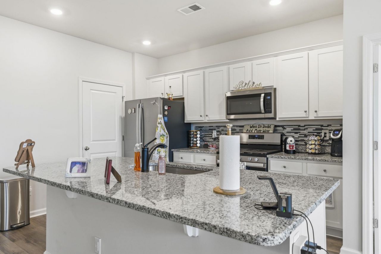 5032 Appleridge Dr.  Photo 7