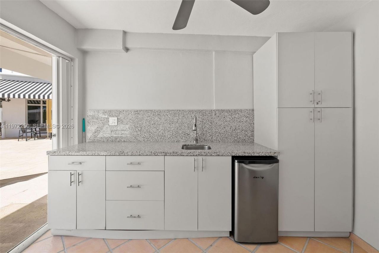 4925 Collins Ave , Unit CU2, Miami Beach, FL 33140 Photo