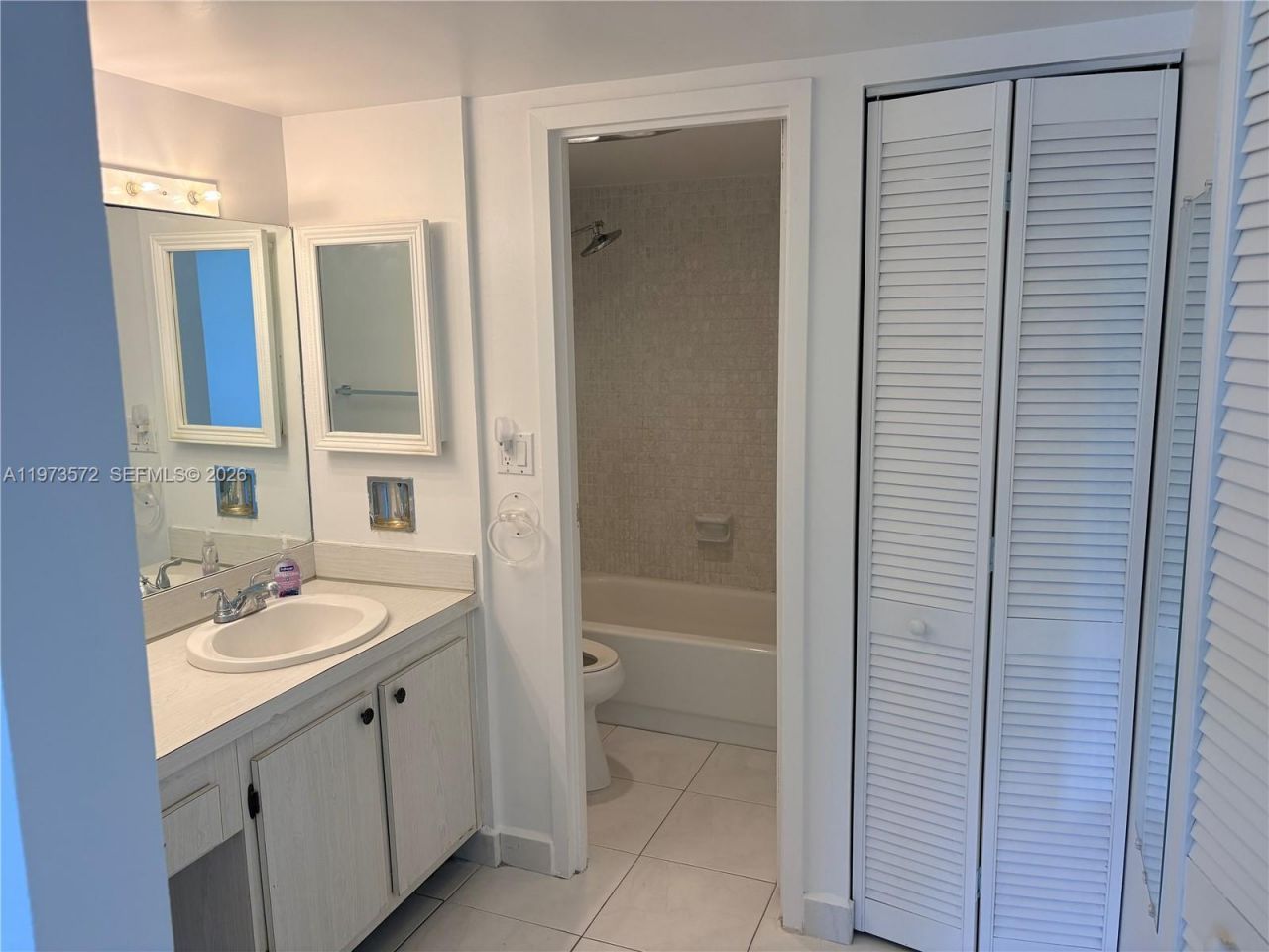 100 Bayview Dr, Unit 217, Sunny Isles Beach, FL 33160 Photo