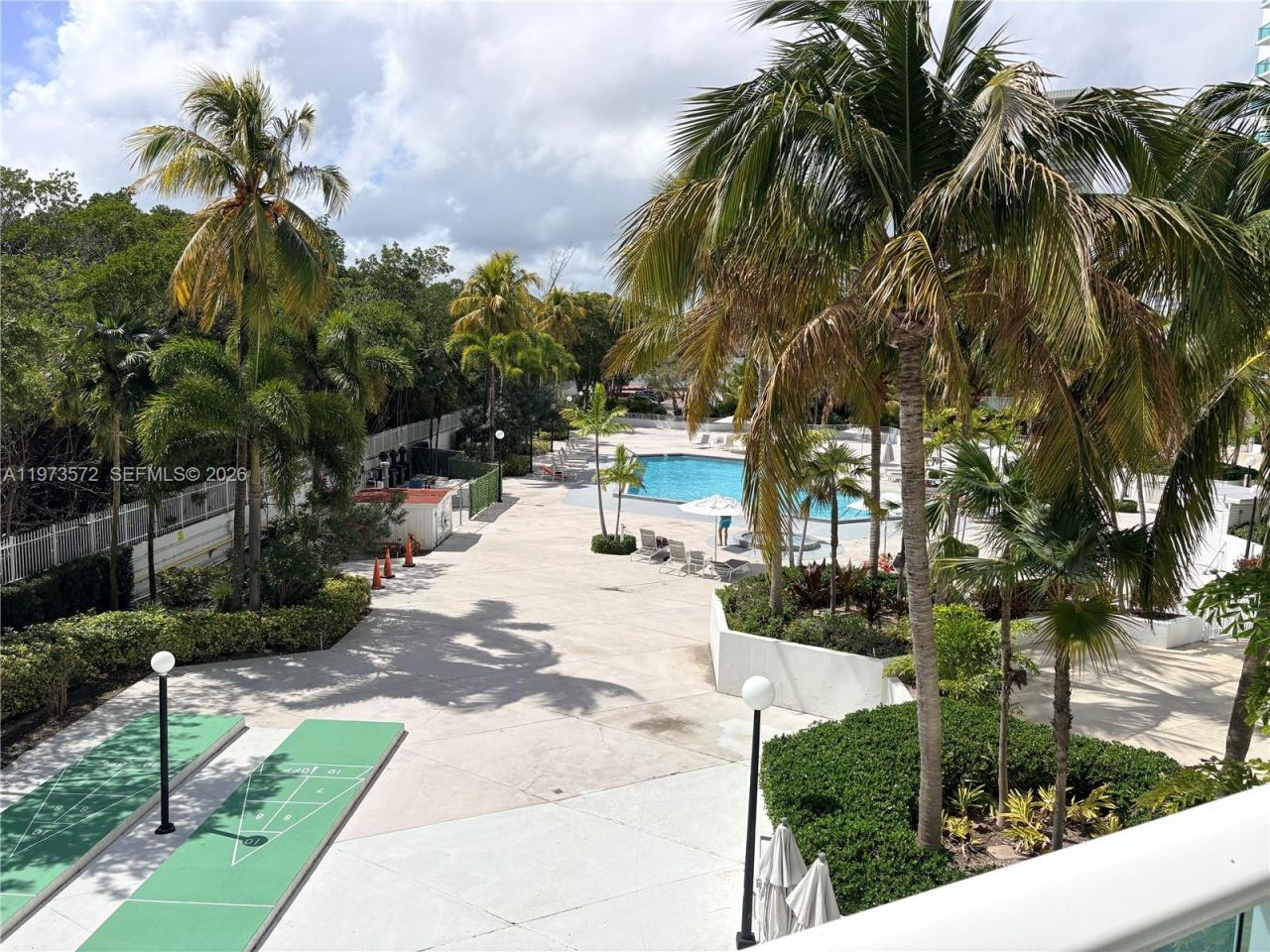 100 Bayview Dr, Unit 217, Sunny Isles Beach, FL 33160 Photo