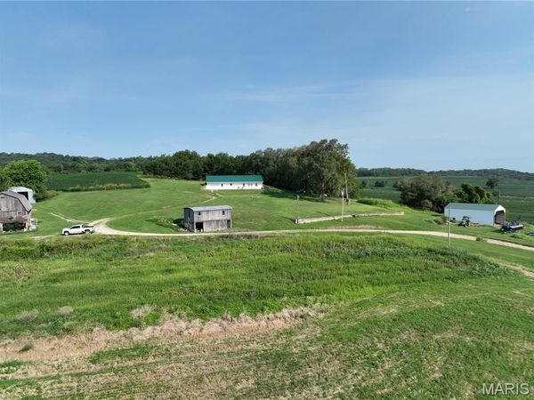 11742 Highway D, Louisiana, MO 63353