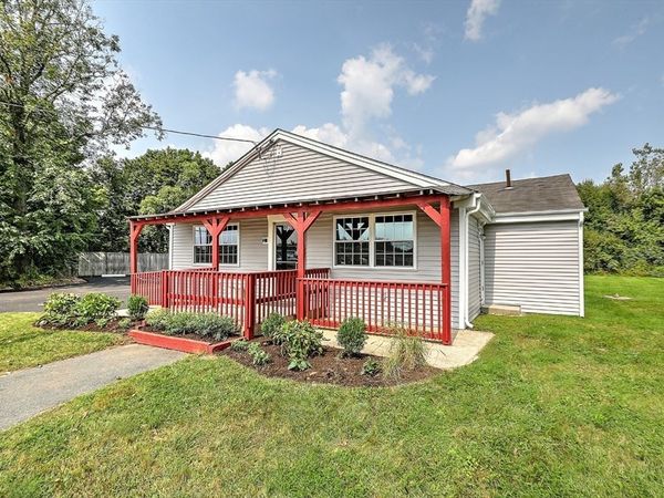 1635 Grand Army Of The Republic Hwy, Swansea, MA 02777