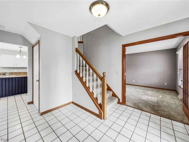 32068 Dorchester Drive, Avon Lake, OH 44012 Photo 2