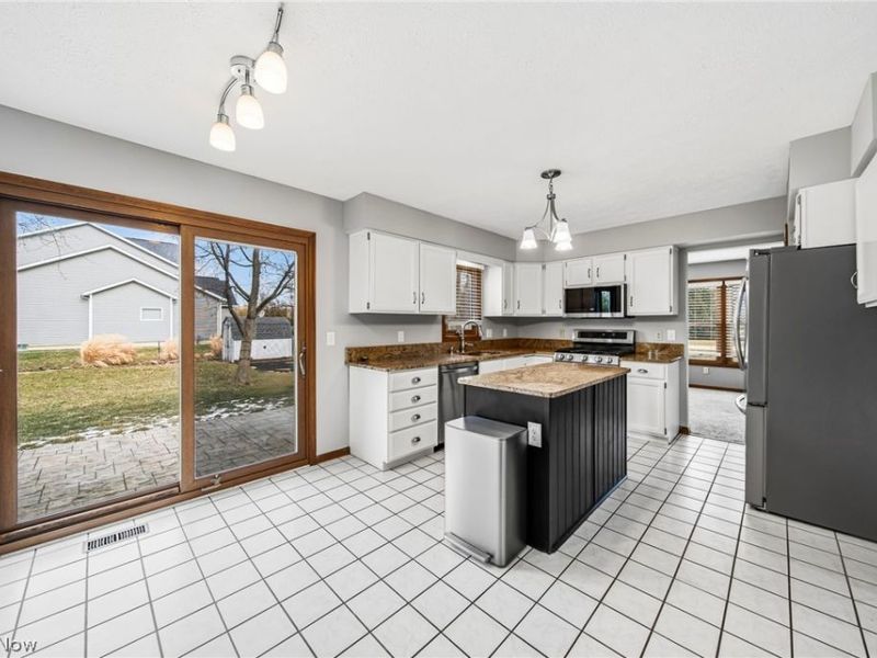 32068 Dorchester Drive, Avon Lake, OH 44012 Photo 7