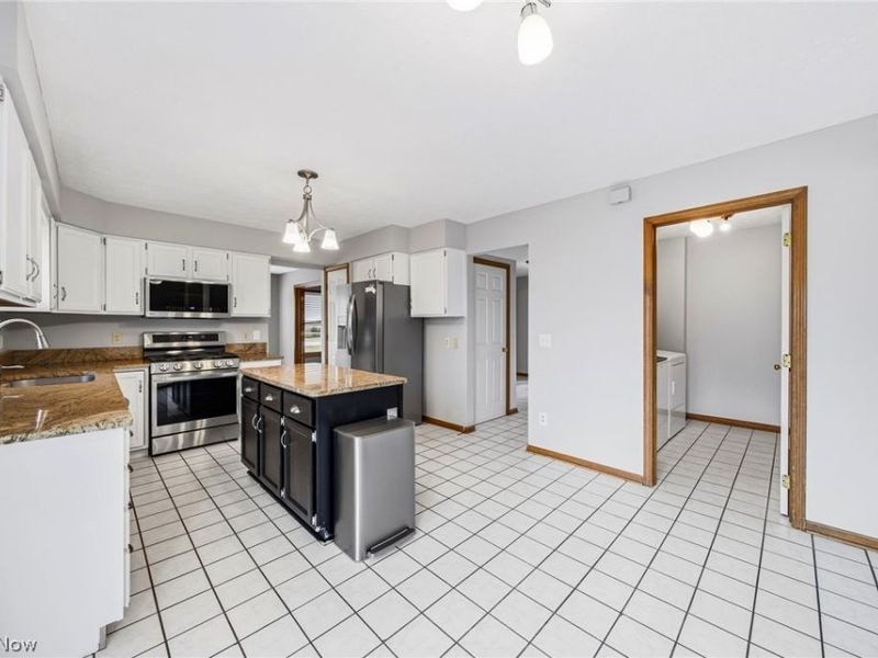 32068 Dorchester Drive, Avon Lake, OH 44012 Photo 8