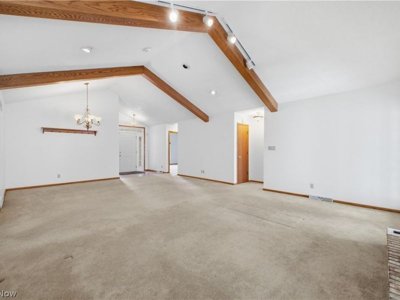 361 Hilltop Boulevard, Canfield, OH 44406 Photo 10