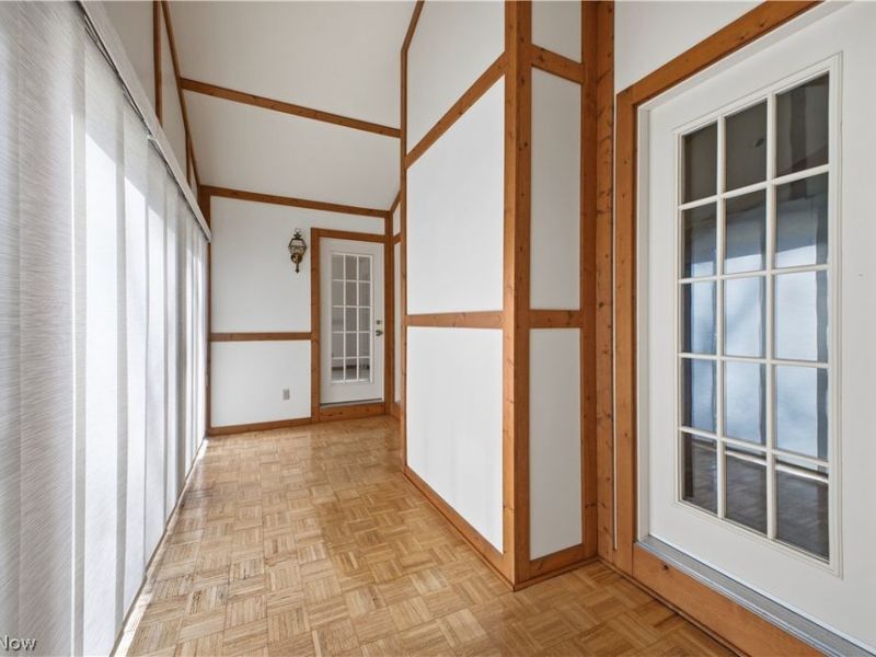 361 Hilltop Boulevard, Canfield, OH 44406 Photo 11