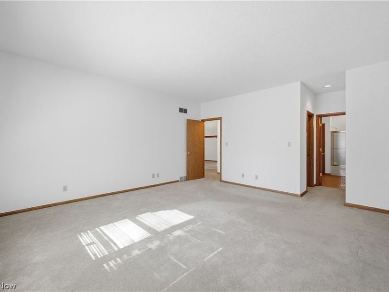 361 Hilltop Boulevard, Canfield, OH 44406 Photo 14