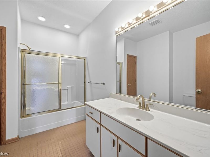 361 Hilltop Boulevard, Canfield, OH 44406 Photo 15