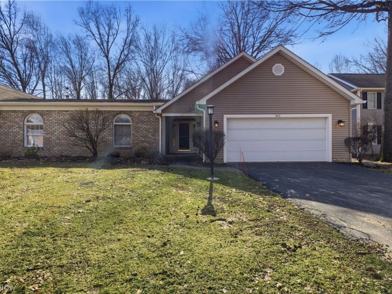 361 Hilltop Boulevard, Canfield, OH 44406 Photo 2