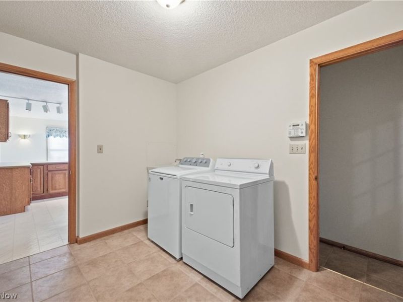 361 Hilltop Boulevard, Canfield, OH 44406 Photo 20