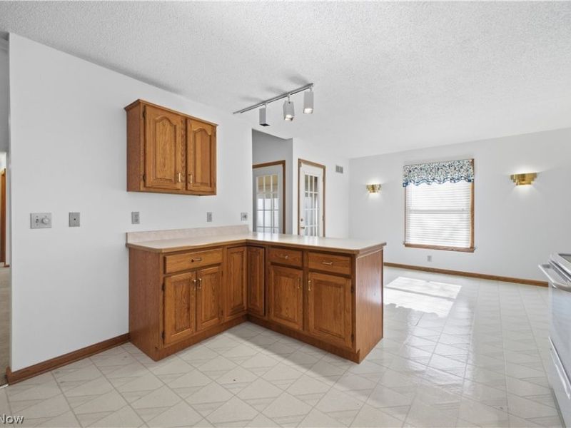 361 Hilltop Boulevard, Canfield, OH 44406 Photo 5