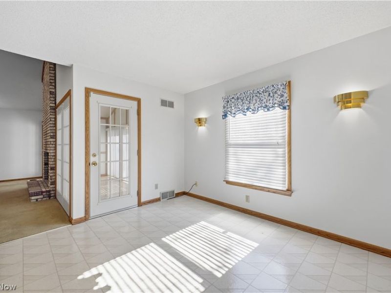 361 Hilltop Boulevard, Canfield, OH 44406 Photo 7