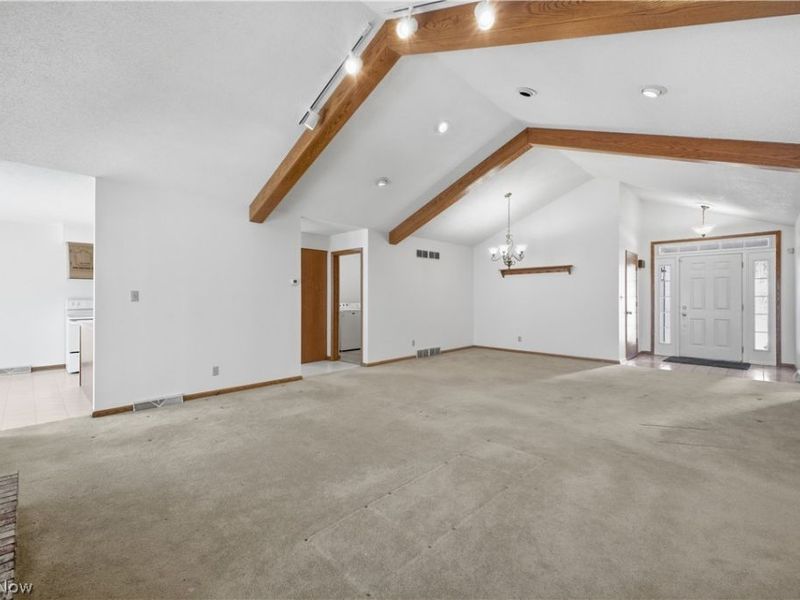 361 Hilltop Boulevard, Canfield, OH 44406 Photo 8