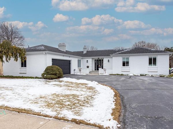 933 STARBOARD COURT, Oshkosh, WI 54901