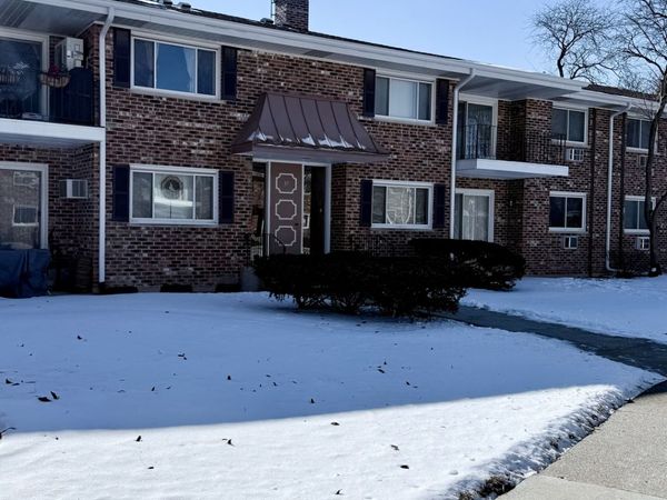 37 N Main Street N, Unit 40, Glen Ellyn, IL 60137